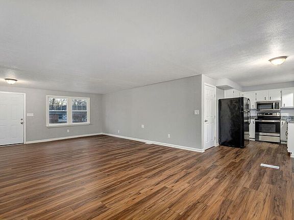 3rd image of 2843 E Monroe Ter