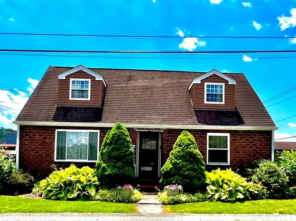 3116 Oregon Dr, Lower Burrell, PA 15068