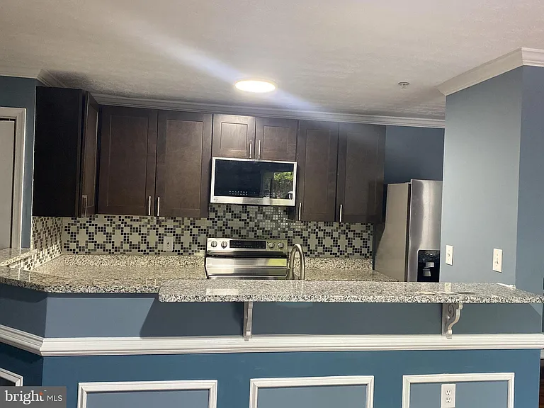 9720 Lake Pointe Ct #102 — Photo 13