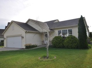 W202N17298 Oakwood Dr, Jackson, WI 53037