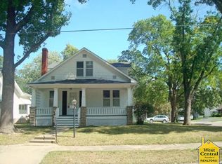 821 S Barrett Ave, Sedalia, MO 65301