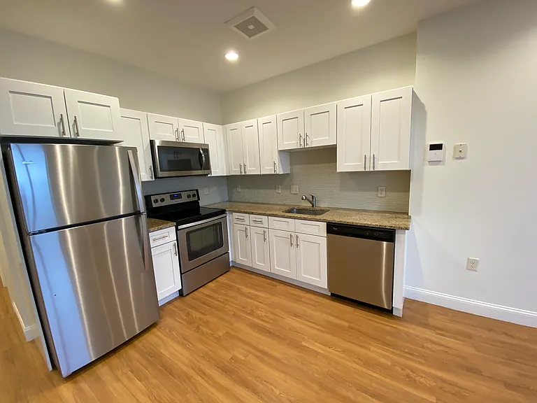 Red Oak at 875 Elm Street — Photo 41