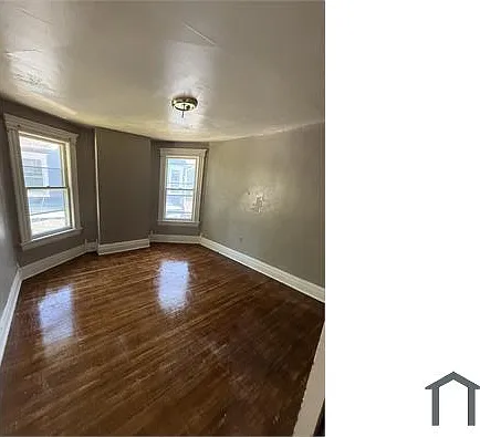 35 Hobart St #2