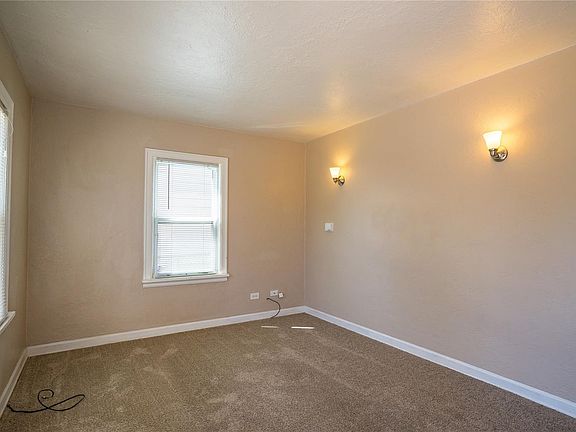 5th image of 4335 N Milwaukee St