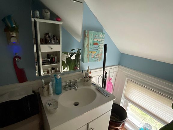 2nd image of 1108 Smithfield Ave #1108