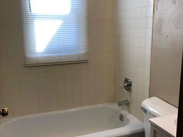 723 Hartman Ave — Photo 3