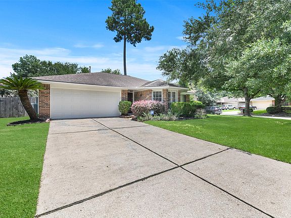 2nd image of 2615 Pine Cone Dr