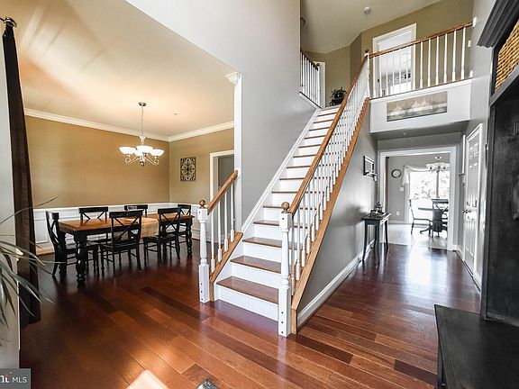 2nd image of 43630 Albatross St