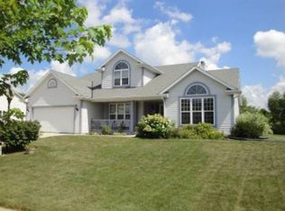 1120 Mallard Ct, Mukwonago, WI 53149