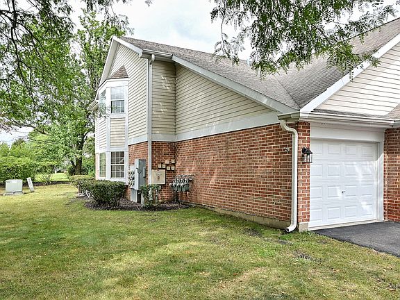 2nd image of 884 Pas Ct APT 101