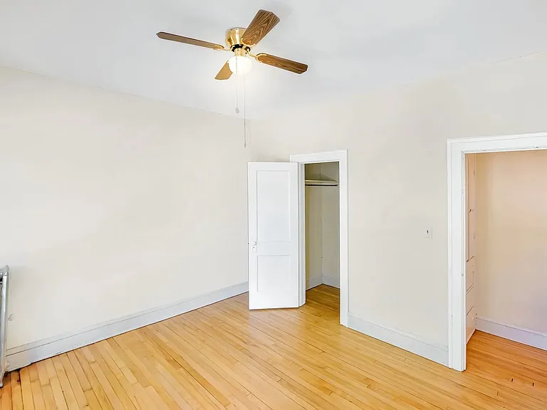 Welcome to Central Lakes of Uptown, where spacious rooms meet modern comfort. Enjoy expansive layouts, hardwood floors, and natural light in a vibrant community. Don't miss your chance to elevate your lifestyleschedule a tour today!