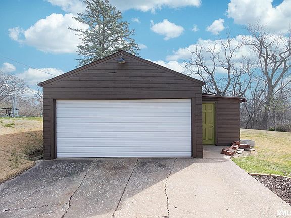 3rd image of 47 Blackhawk Hills Dr