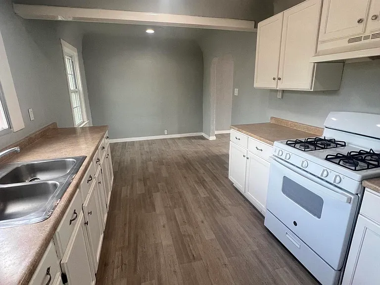 8405 Pinon St — Photo 7