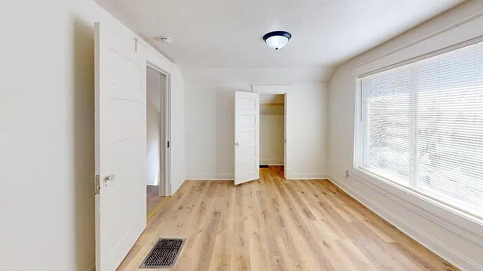 3 bed, 1.5 bath, $1,250 — Photo 2
