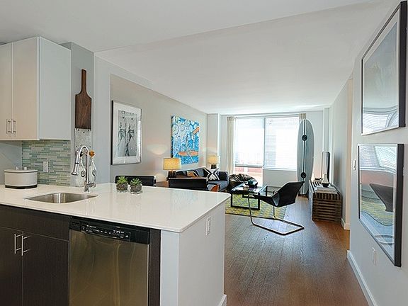 3rd image of 250 10th St #424U