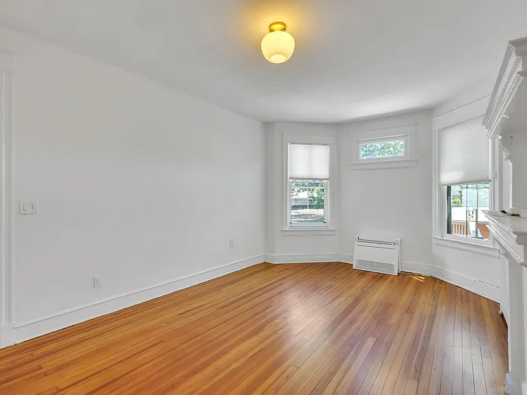 2611 11th St NW — Photo 16