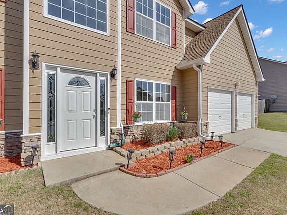 4th image of 70 Fox Ridge Dr