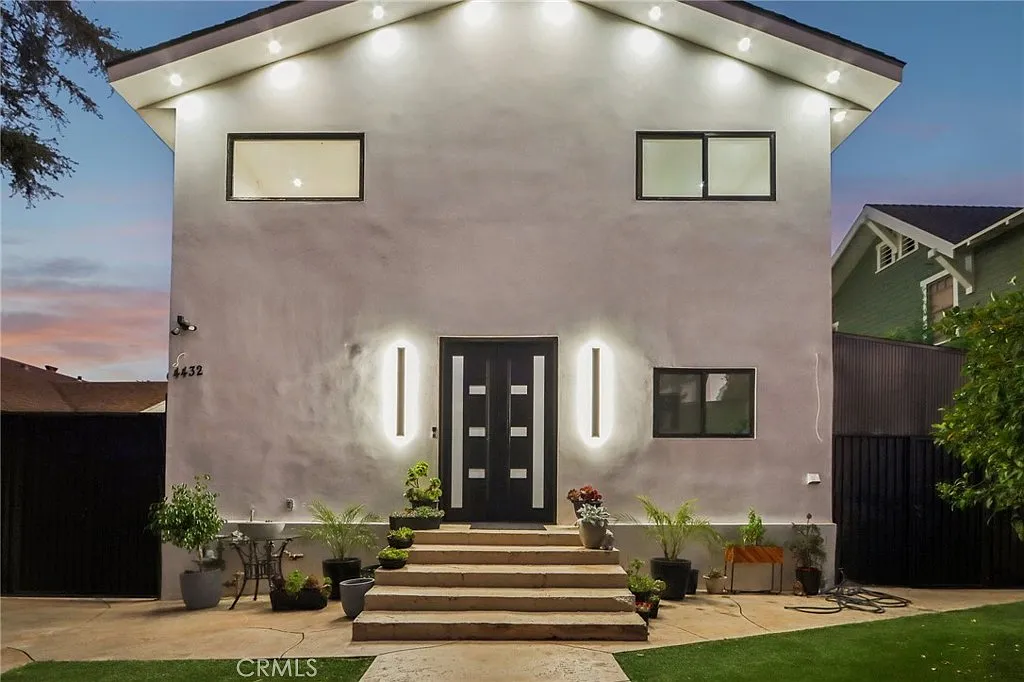 6 bed, 8.0 bath, 4423 sqft, $20,000 — Photo 3