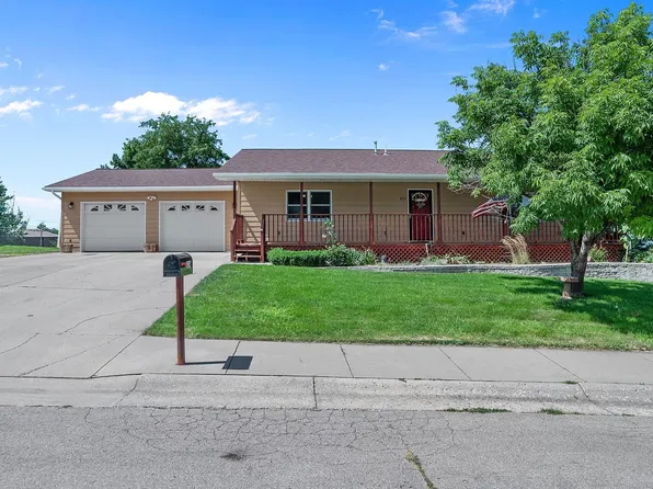824 Fairview Dr, Belle Fourche, SD 57717