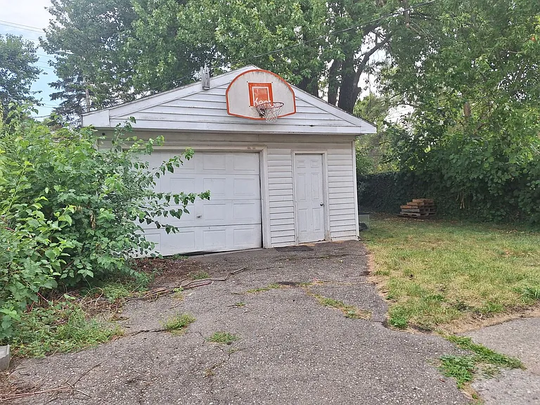 3890 Poplar Ave — Photo 17