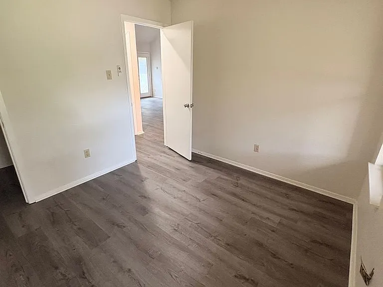 12406 Coronet St — Photo 10