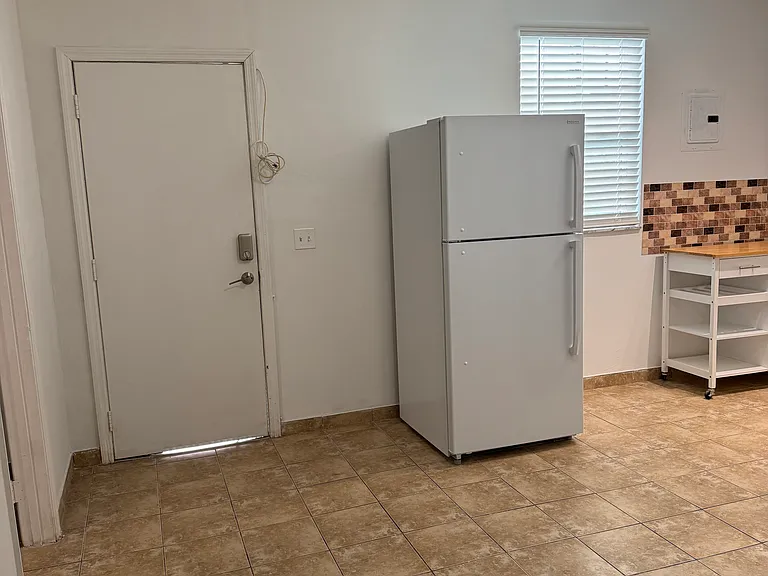 851 NW 20th Ave — Photo 12