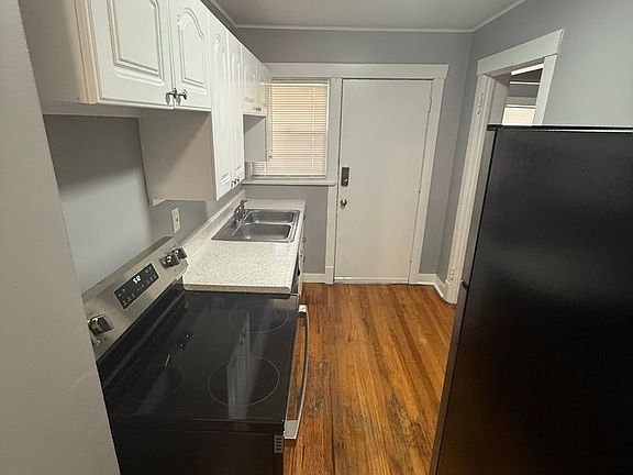 3rd image of 4107-4109 Walnut St #4109-1S