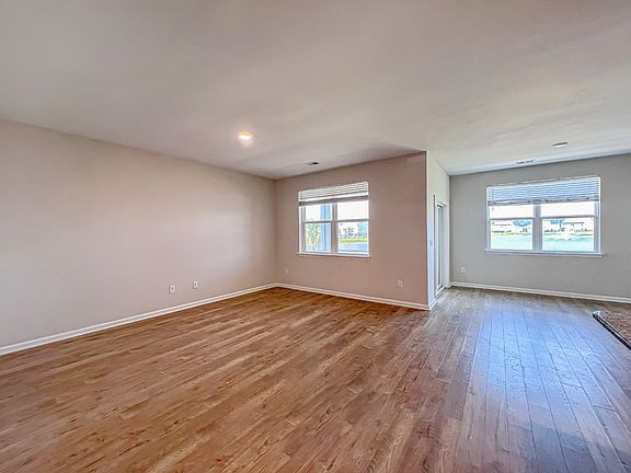 3rd image of 652 Black Pearl Way