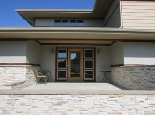6749 Cardiff Ct, Johnston, IA 50131