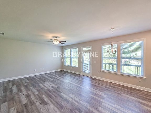 3rd image of 1116 E Shoreview Rd