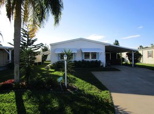 6928 SE Delegate St, Hobe Sound, FL 33455