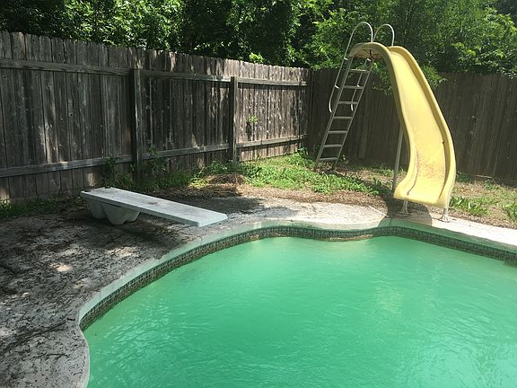 4th image of 1313 Goode Dr