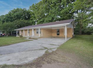 136 Geoff Ln, Anniston, AL 36201