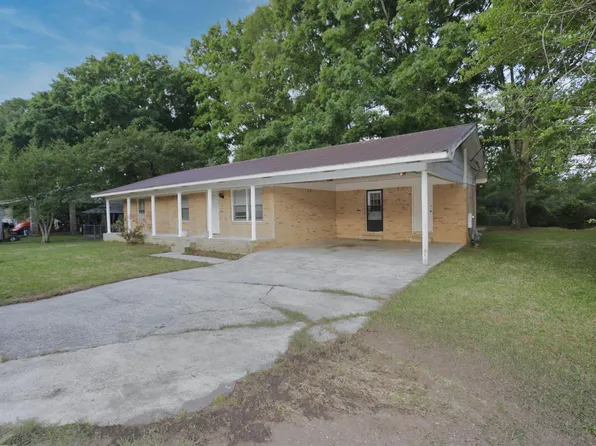 136 Geoff Ln, Anniston, AL 36201