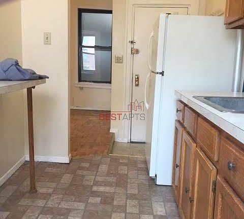 3rd image of 725 9th Ave APT 3D