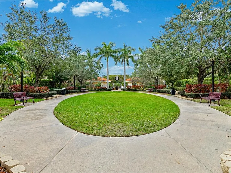 20230 Estero Gardens Cir #206 — Photo 32
