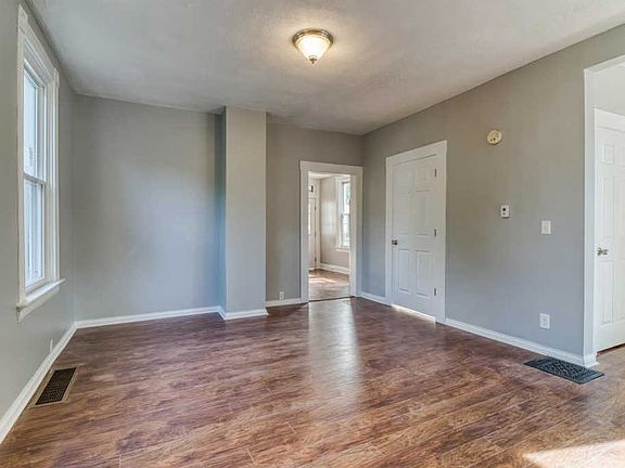5th image of 1800 Elm Ave