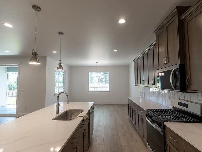 8933 W Tamworth Dr — Photo 16