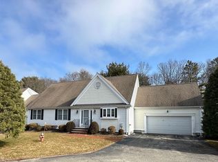 19 Turtlebrook Way #19, Medfield, MA 02052