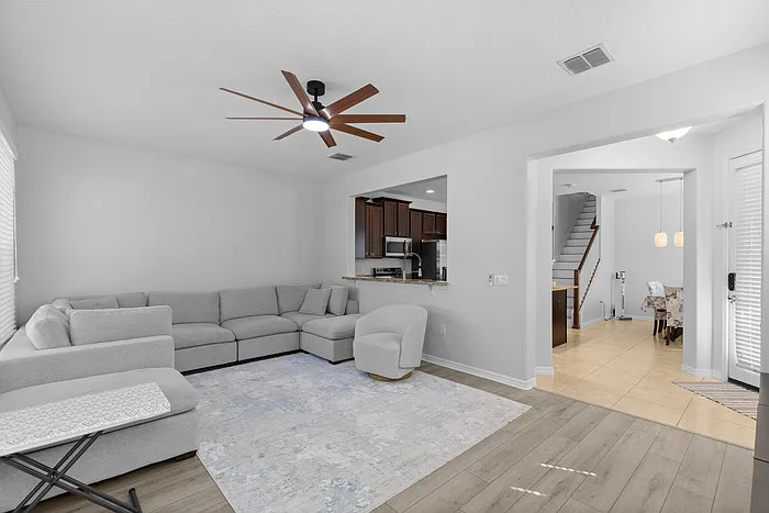 9496 Strongbark Ln — Photo 5
