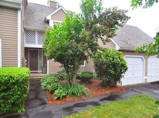 8 Fairmount Ln, Granby, CT 06035
