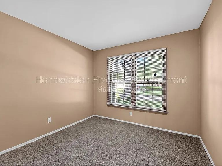 1310 Petite Dr — Photo 7
