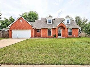 513 Providence Cir, Edmond, OK 73003
