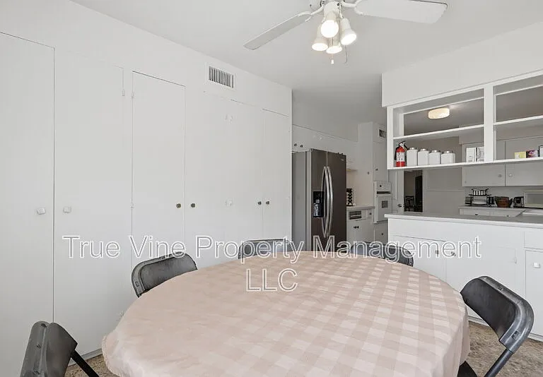 2423 W Gramercy Pl — Photo 15