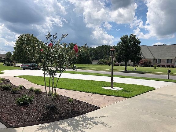 2nd image of 1310 Oakridge Blvd