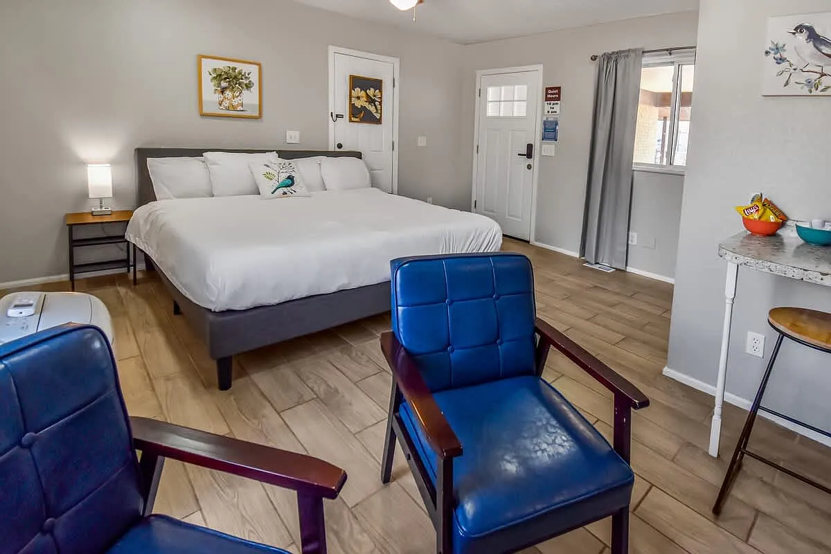 Studio, 400 sqft, $1,190 — Photo 1