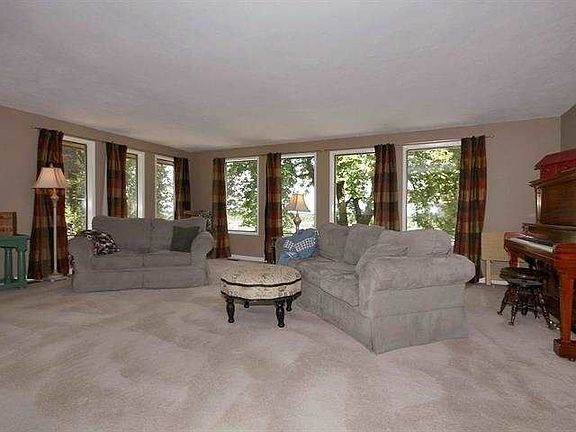 3rd image of 4312 E 57th Ave