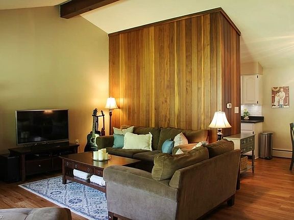 3rd image of 53 E Bel Meadow Ln
