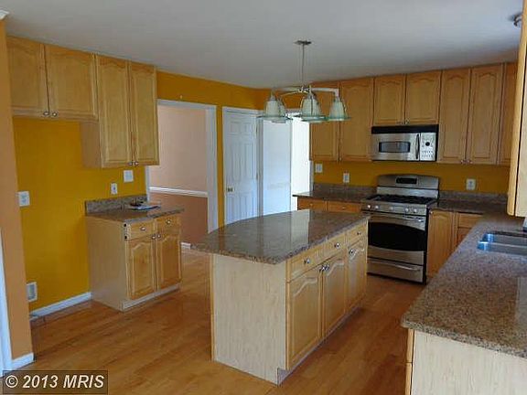 3rd image of 116 Brush Everard Ct