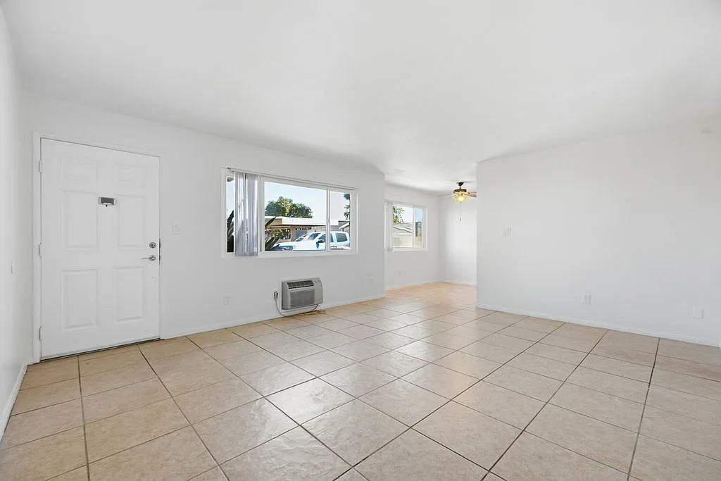 2 bed, 925 sqft, $2,900 — Photo 3